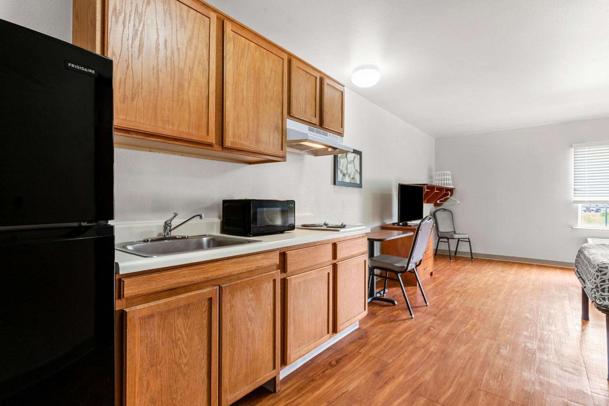 Woodspring Suites Tulsa Eksteriør bilde