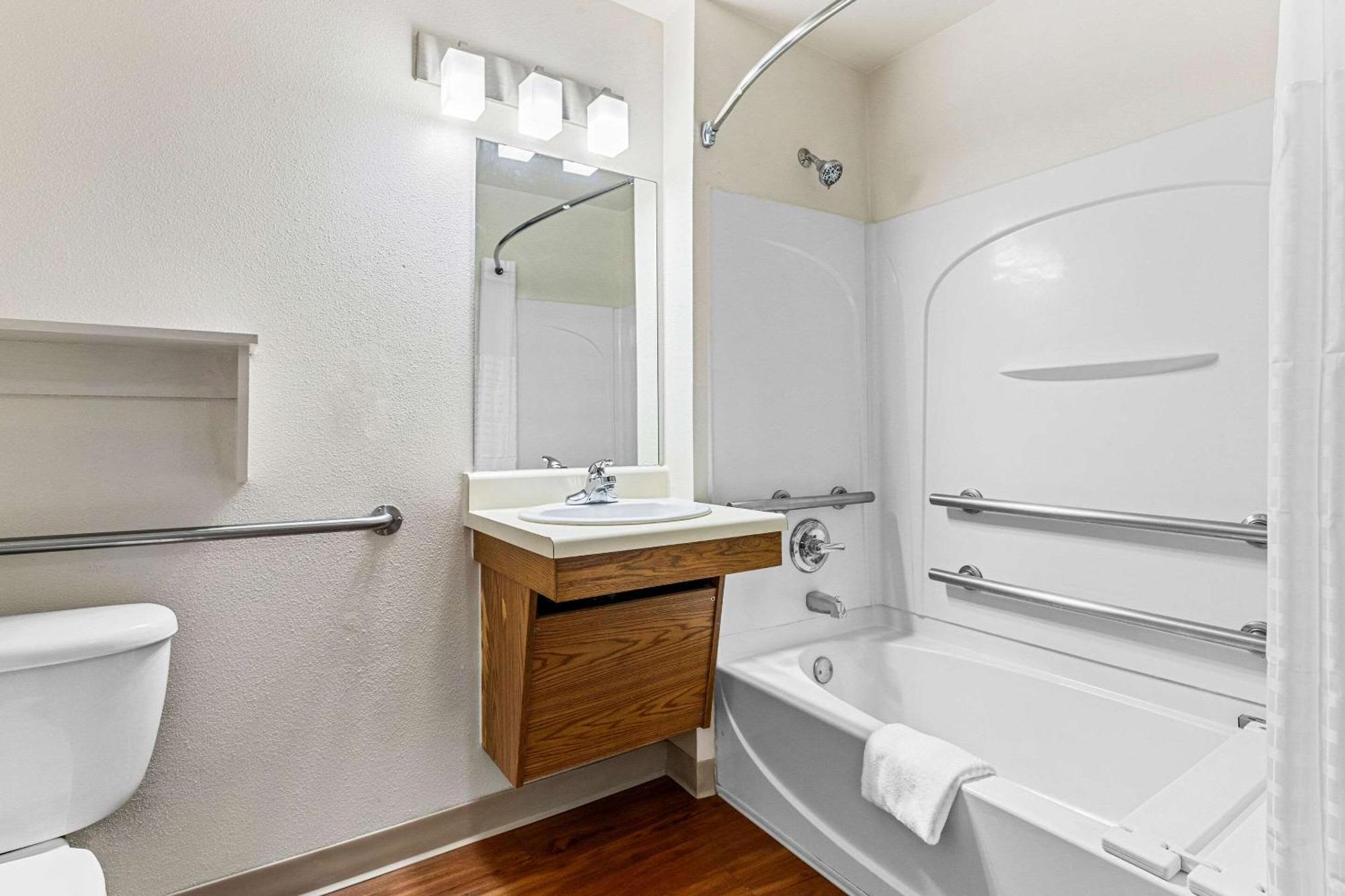 Woodspring Suites Tulsa Eksteriør bilde
