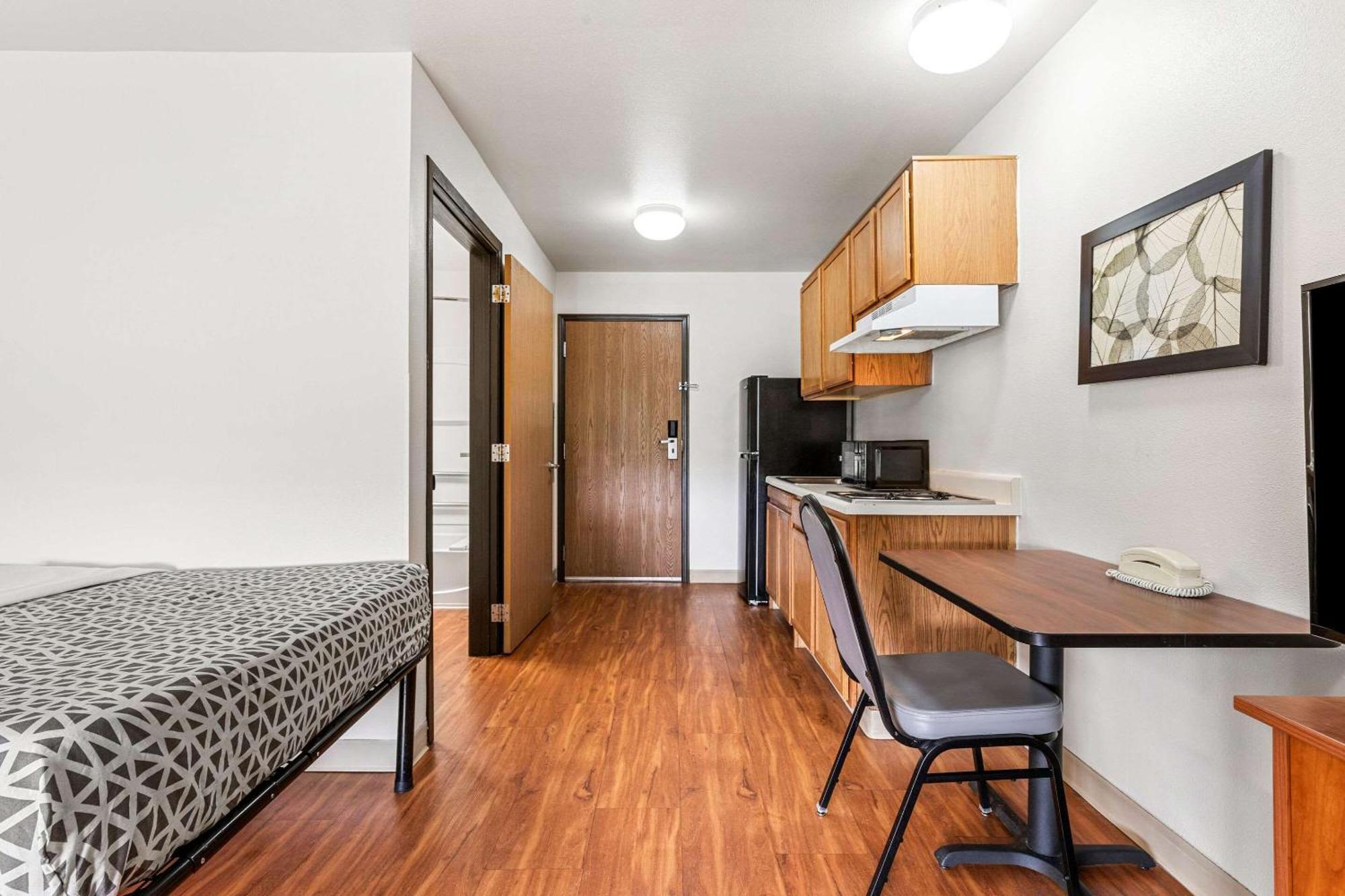 Woodspring Suites Tulsa Eksteriør bilde