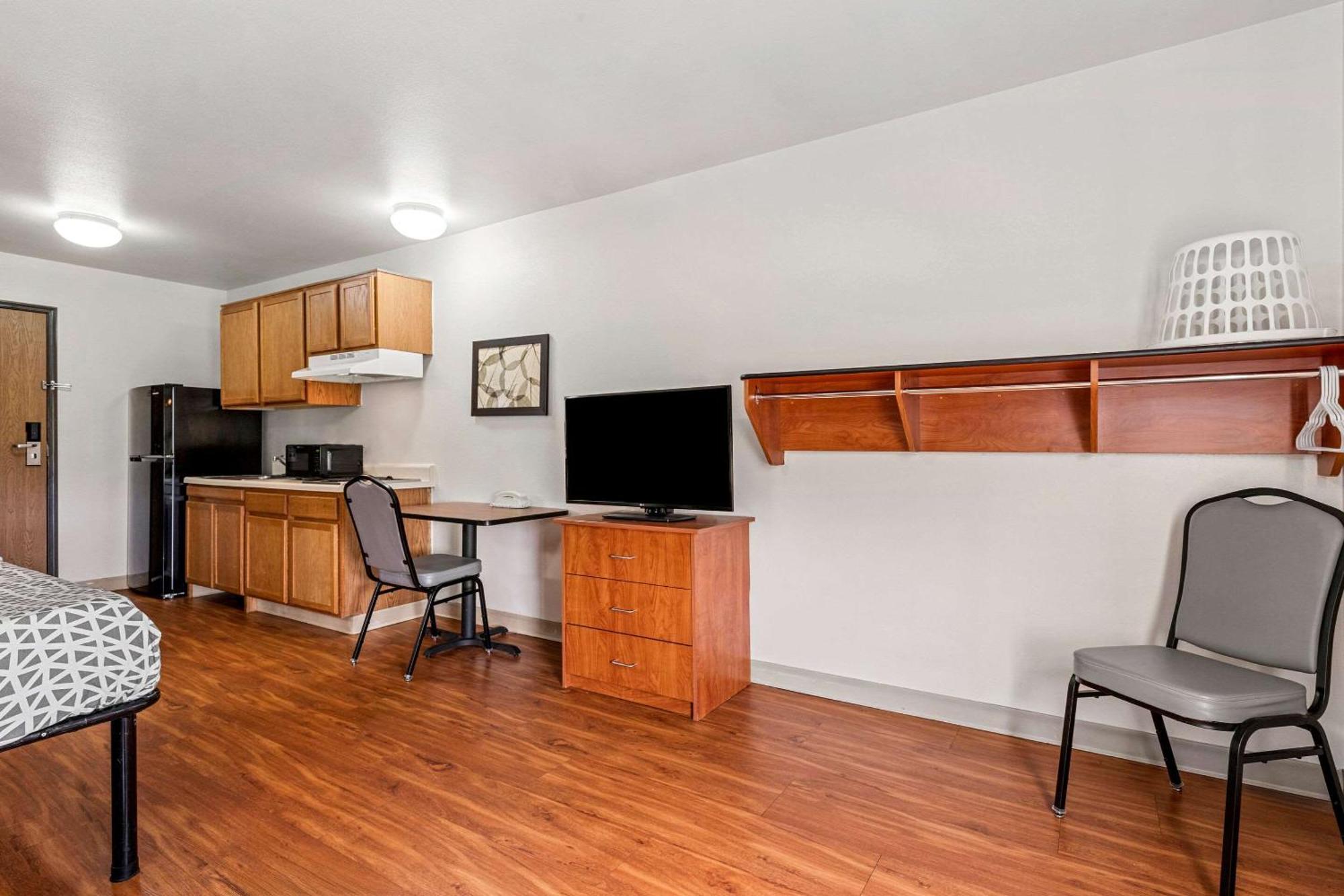 Woodspring Suites Tulsa Eksteriør bilde