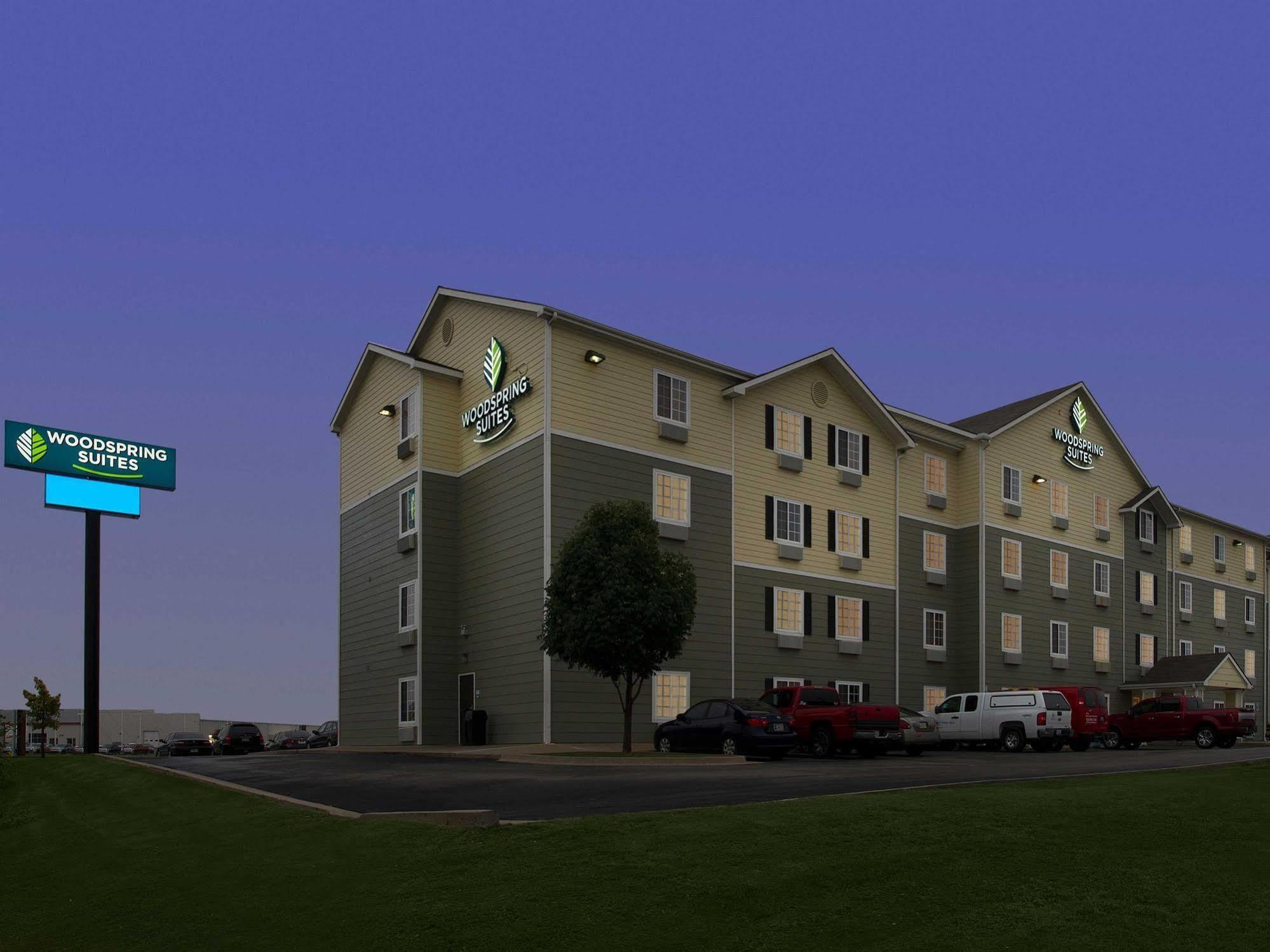 Woodspring Suites Tulsa Eksteriør bilde