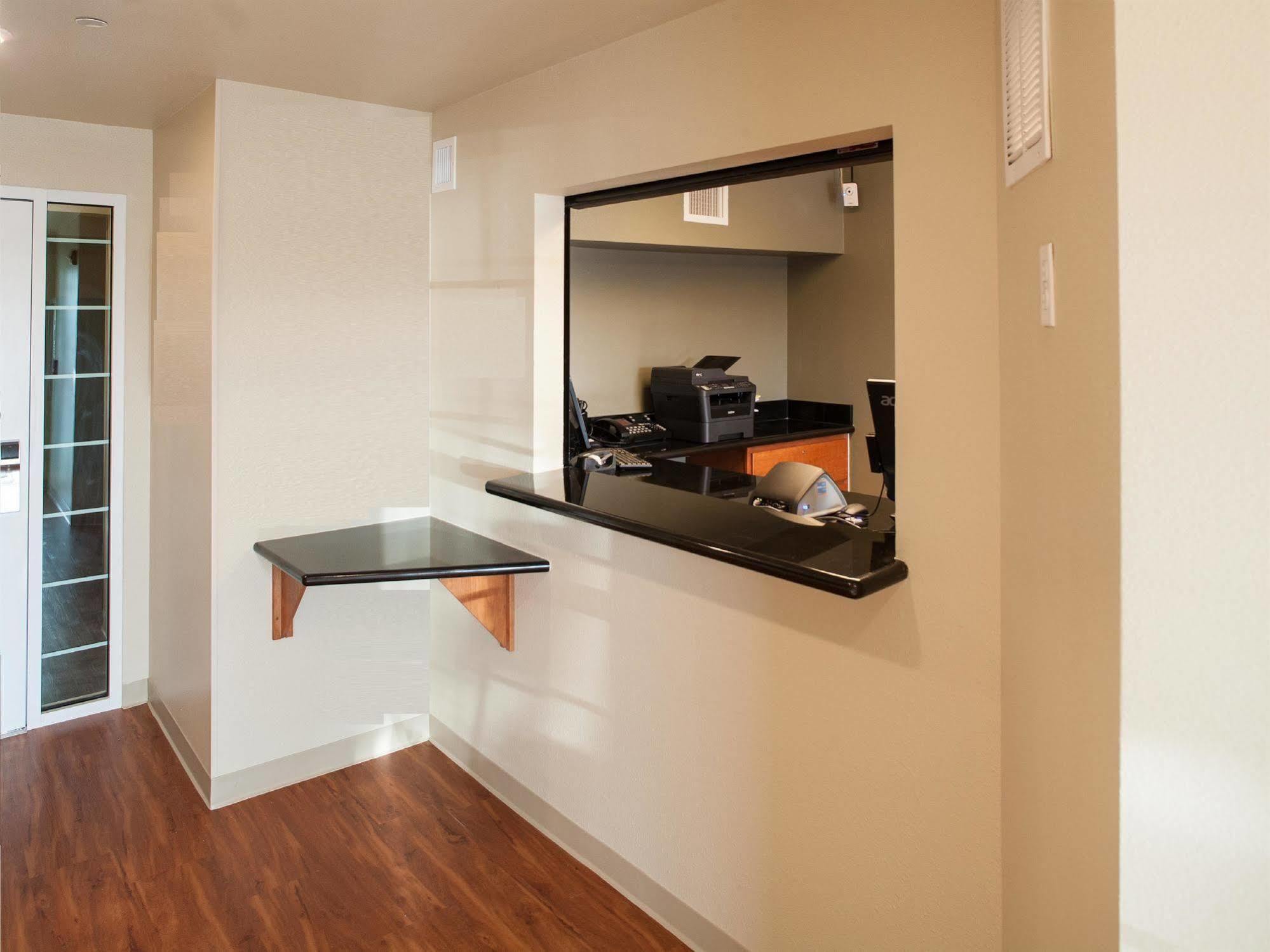 Woodspring Suites Tulsa Eksteriør bilde
